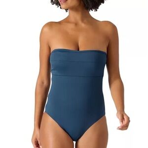 NWOT Tommy Bahama Women's Midnight Sea/Palm
Madden Bandeau Swimsuit Size 10